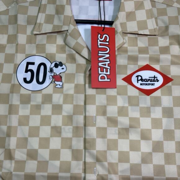 Peanuts Motorsport Men's size Small button-down short sleeve shirt - Picture 3 of 6